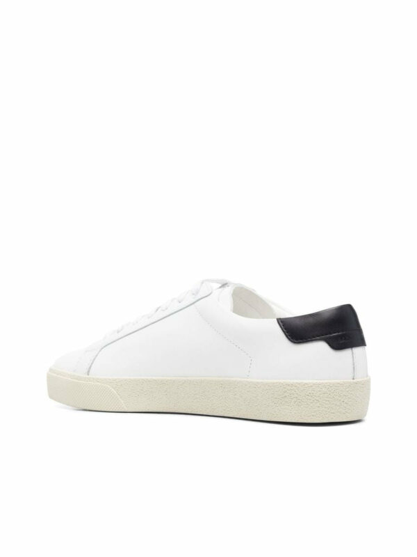 Court Classic Lowtop Sneakers 1