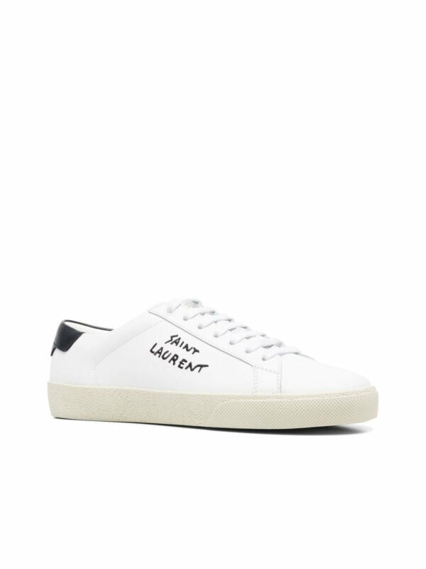 Court Classic Lowtop Sneakers 2