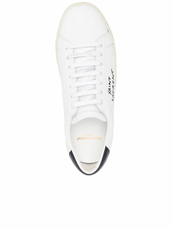 Court Classic Lowtop Sneakers 3