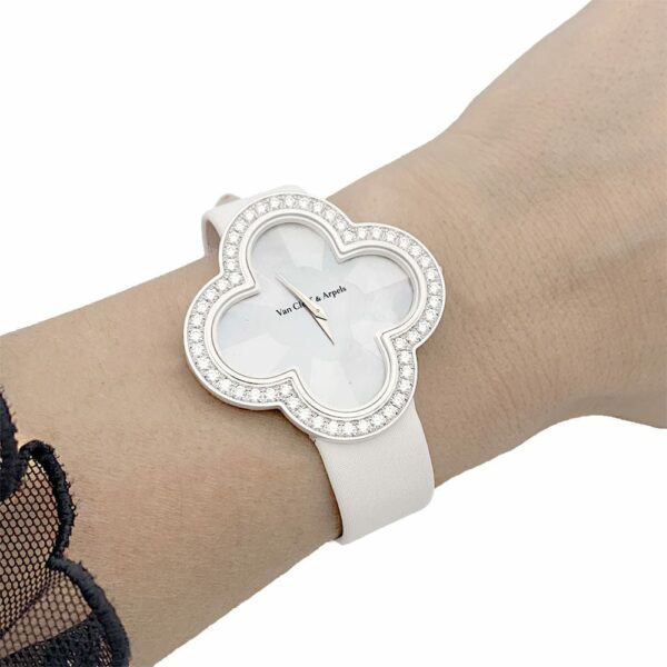 Montre Montre Van Cleef & Arpels, "Alhambra", or blanc, diamants. 58 Facettes 33313