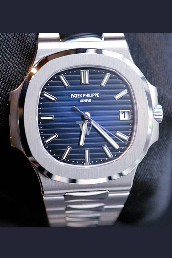 Patek Philippe Nautilus White Gold Watch 5811/1G-001 5811/1G