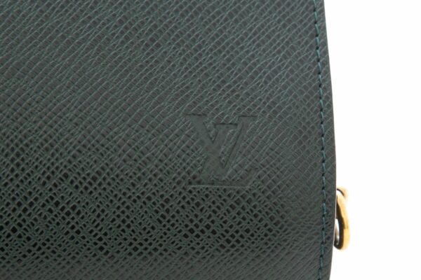 LV fresh Green Taiga Leather Zip Around Clutch - Image 4