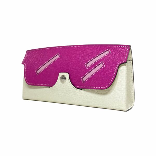 HM In The Loop Wink Glasses Case - Image 4