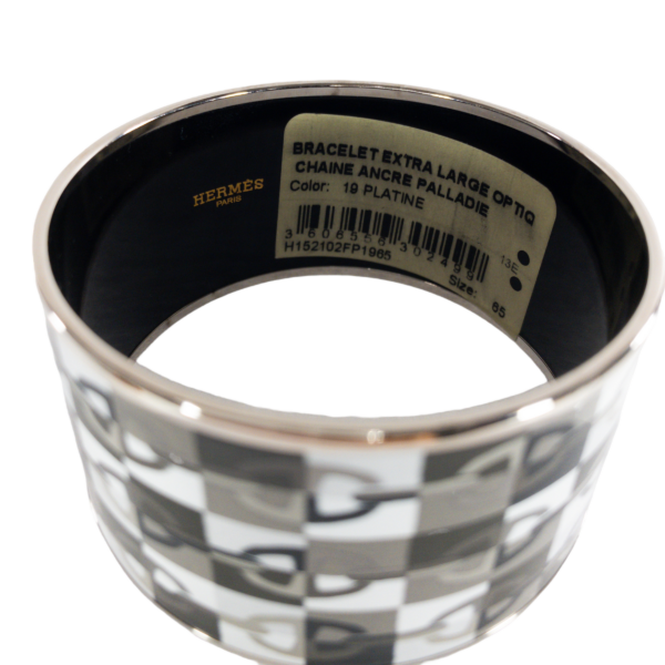 HM Extra-Wide Black and Gray Chain D'Ancre Enamel Bangle - Image 4