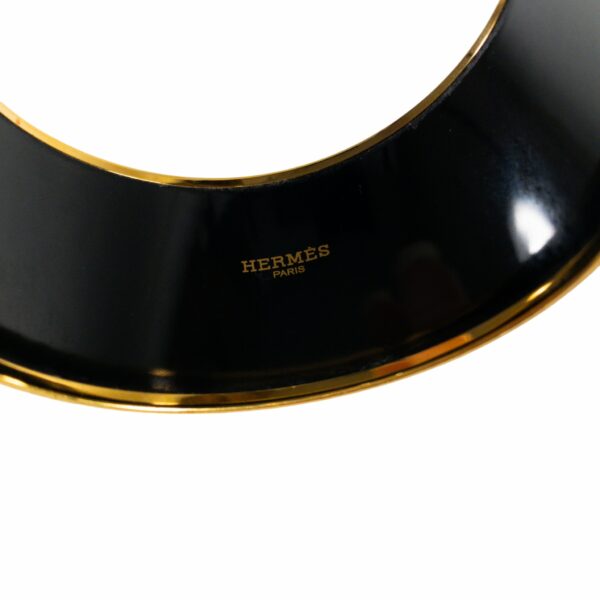 HM Extra-Wide Enamel Bangle White & Gold Printed - Image 3